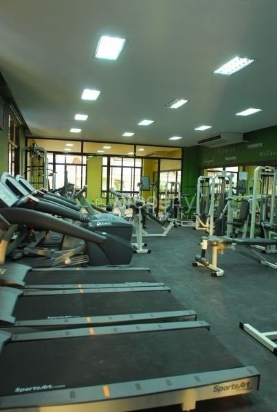 3 Bedroom Bare Unit with Parking In Royal Palm Residences Acacia Estat04