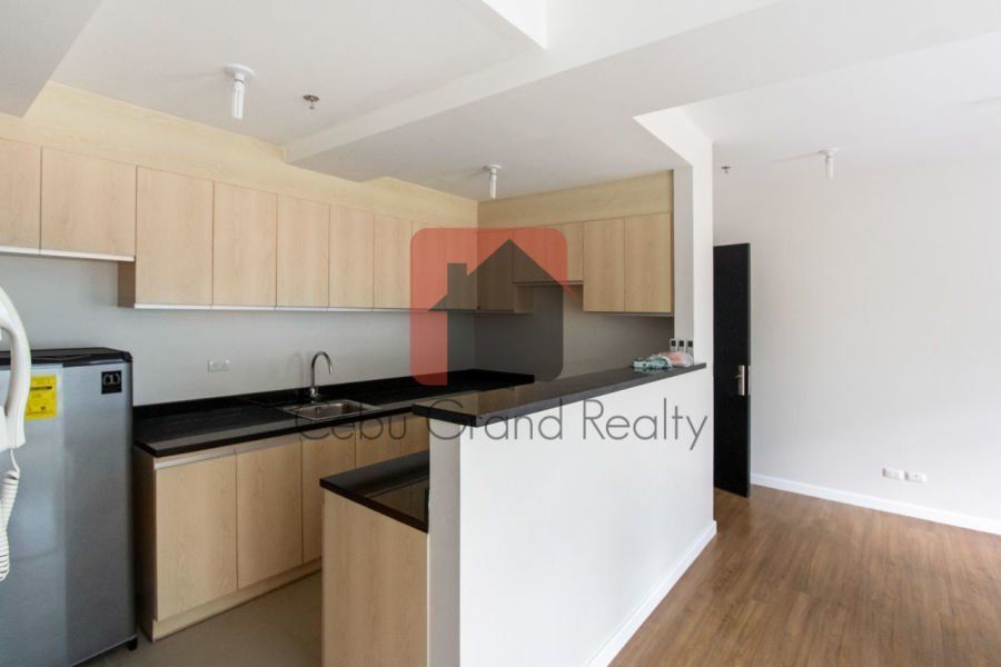 2 Bedroom Condo for Rent in Solinea Towers.04