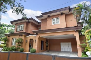 4 Bedroom House for Rent in Maria Luisa Park.02
