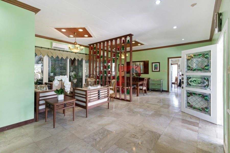 Overlooking 3 Bedroom House for Rent in Maria Luisa Park.04