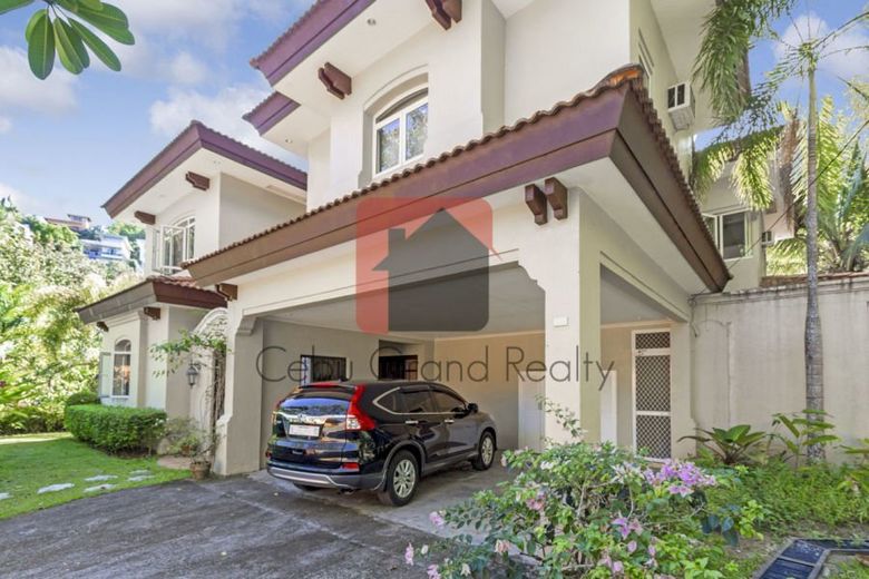 Large 3 Bedroom House for Rent in Maria Luisa Park.01