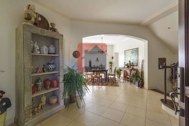 Large 3 Bedroom House for Rent in Maria Luisa Park.02