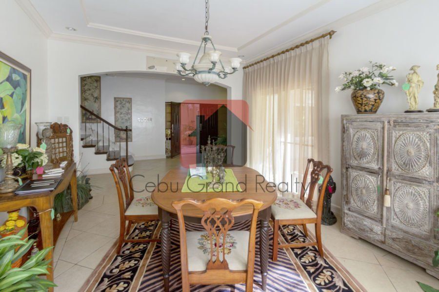 Large 3 Bedroom House for Rent in Maria Luisa Park.03