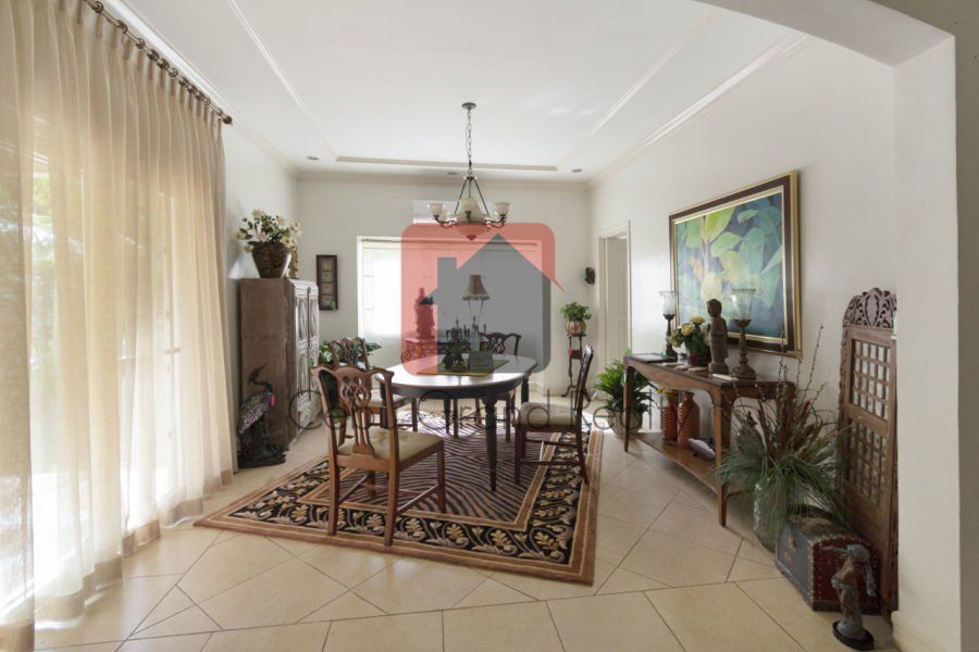 Large 3 Bedroom House for Rent in Maria Luisa Park.04