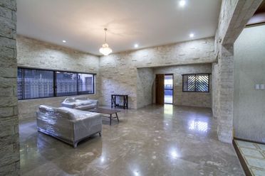 Large 4 Bedroom House for Rent in Banilad.02