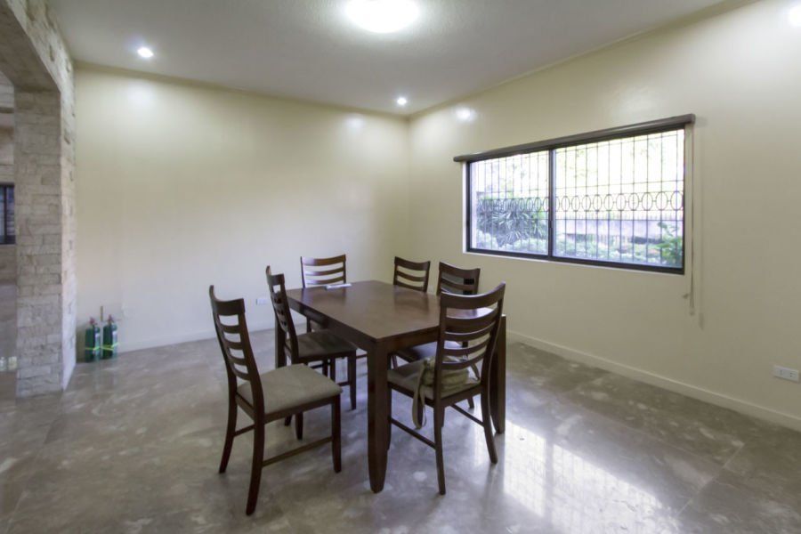 Large 4 Bedroom House for Rent in Banilad.04