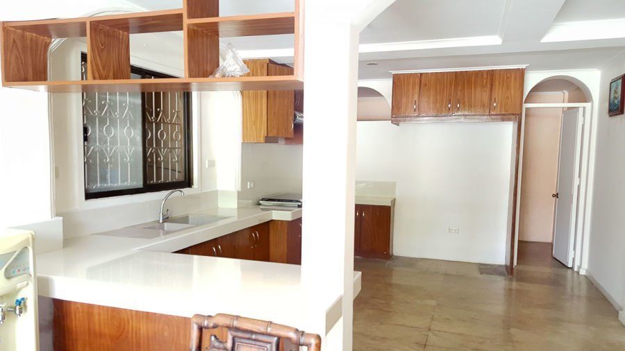 4 Bedroom House with Swimming Pool for Rent in Maria Luisa E.03
