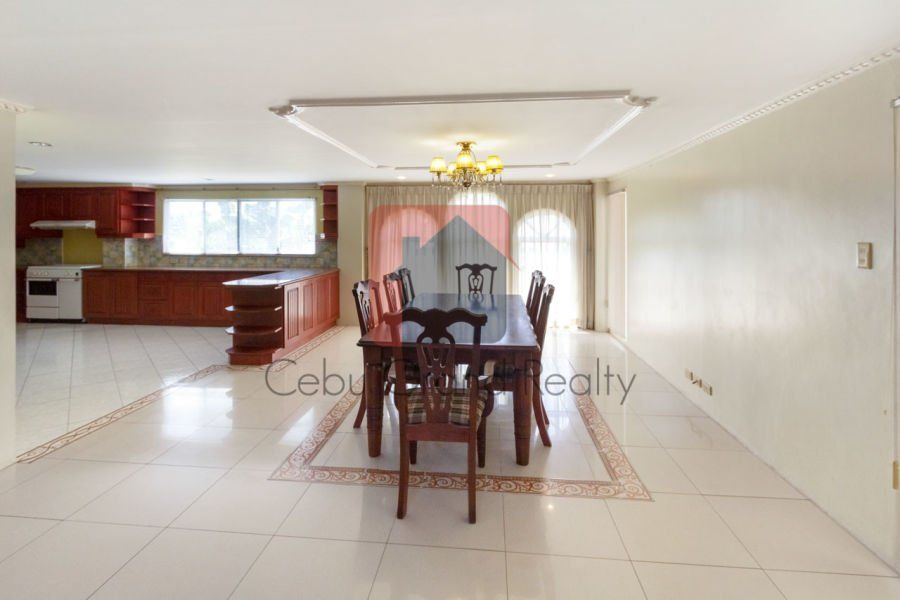 4 Bedroom House with Swimming Pool for Rent in Maria Luisa Park.03