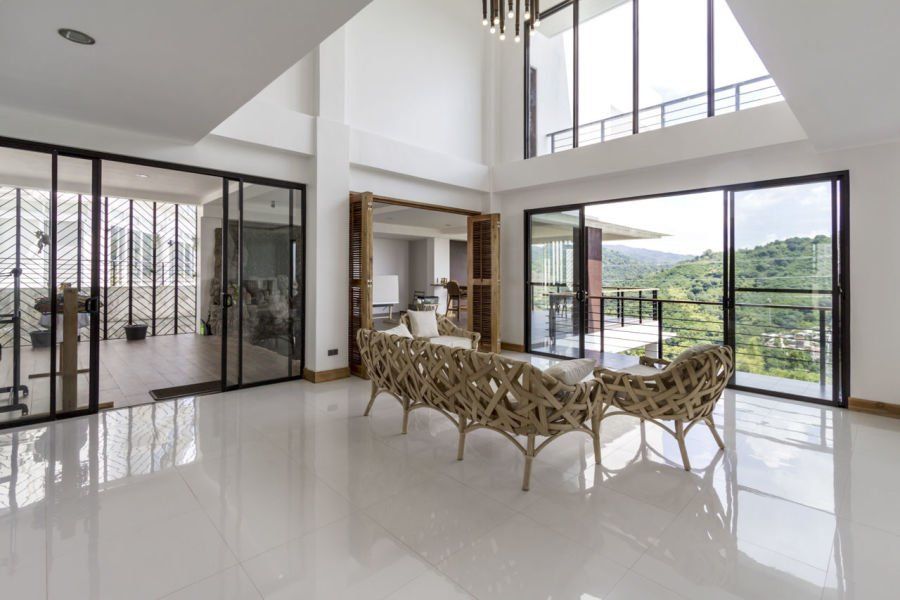 Spacious 5 Bedroom House for Rent in Maria Luisa Park.03
