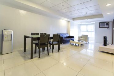 Spacious 2 Bedroom Condo for Rent in Cebu Business Park.02