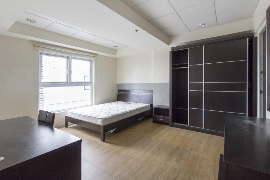 Spacious 2 Bedroom Condo for Rent in Cebu Business Park.03