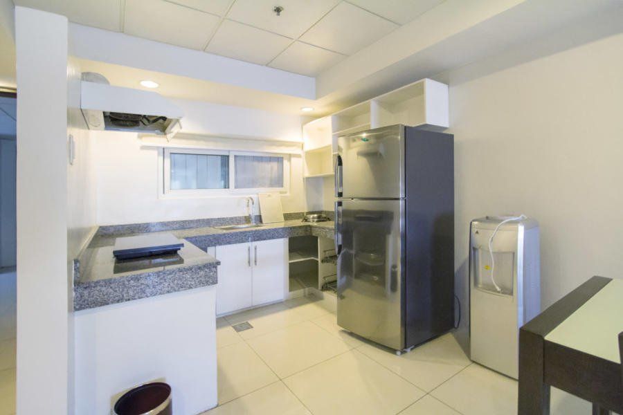Spacious 2 Bedroom Condo for Rent in Cebu Business Park.04