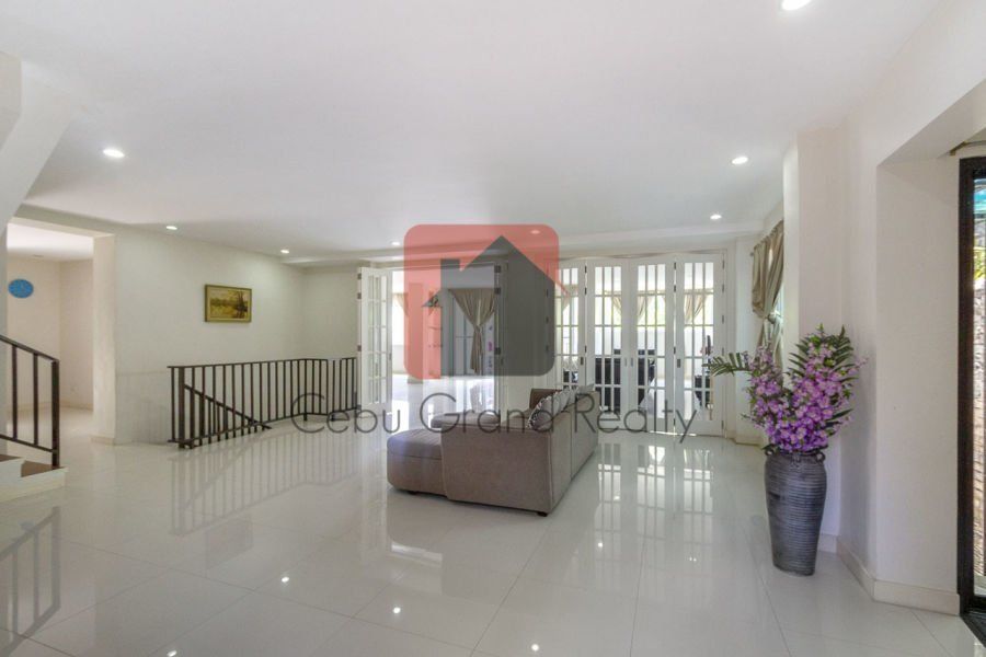 Large 5 Bedroom House for Rent in Maria Luisa Park.03