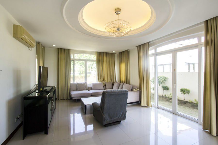 "5 BR House for sale in Cebu City, Cebu."04