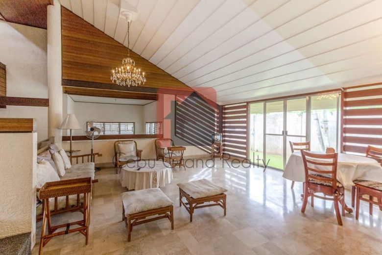 4 Bedroom House for Rent in Banilad.01