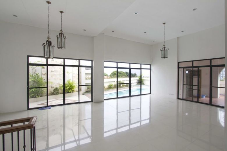 4 Bedroom House for Rent in Maria Luisa Park.01