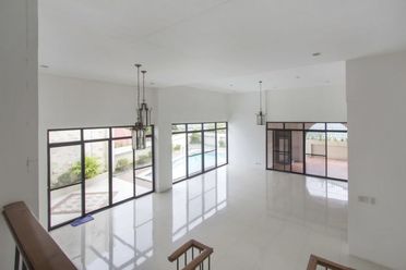 4 Bedroom House for Rent in Maria Luisa Park.02