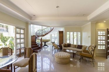 Large 5 Bedroom House for Rent in Maria Luisa Park.02