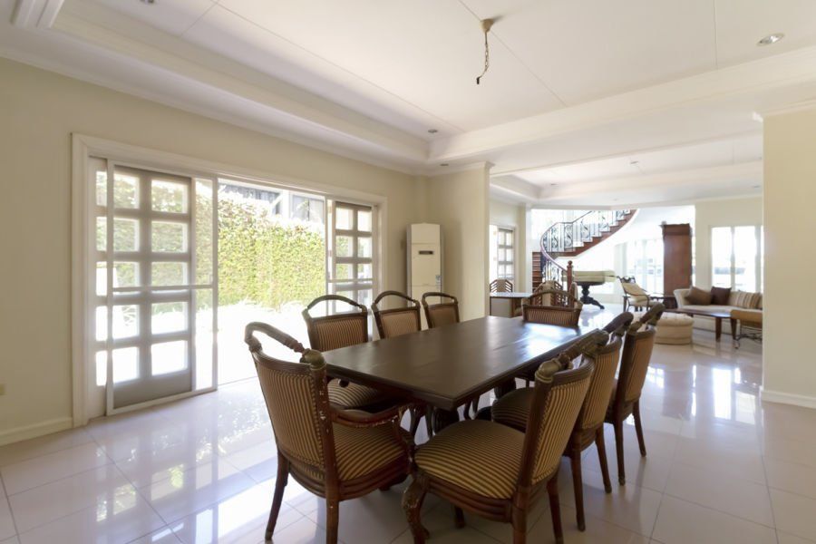 Large 5 Bedroom House for Rent in Maria Luisa Park.04