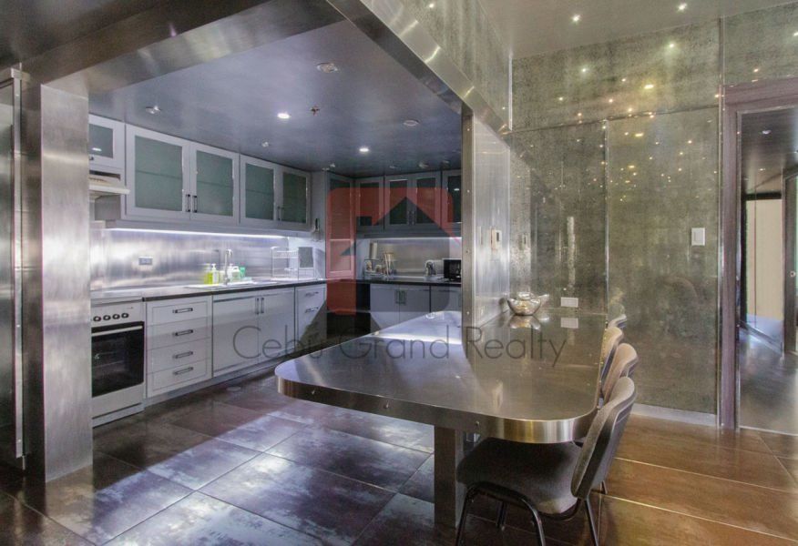 Modern 3 Bedroom Condo for Rent in Avalon Condominium.04