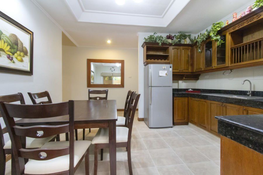 4 Bedroom House for Rent in Maria Luisa Park.03