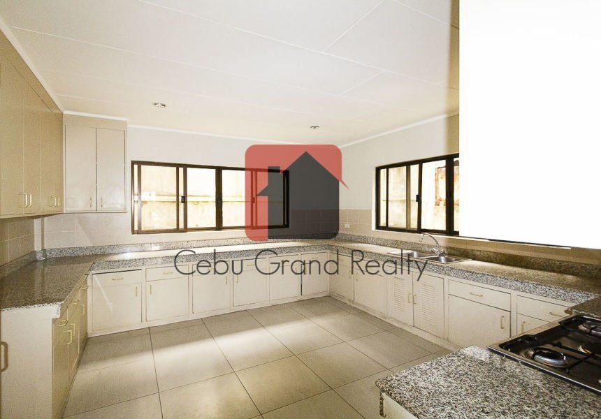 Semi-Furnished 4 Bedroom House for Rent in Maria Luisa Park.04