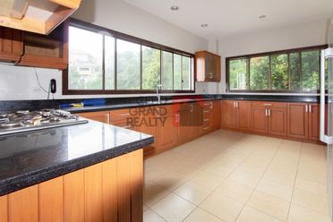 4 Bedroom House for Rent in Maria Luisa Park.02