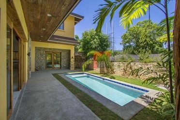 5 Bedroom House for Rent in North Town Homes.02