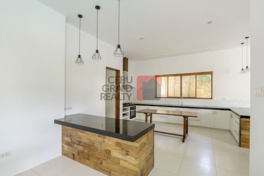 5 Bedroom House for Rent in North Town Homes.03