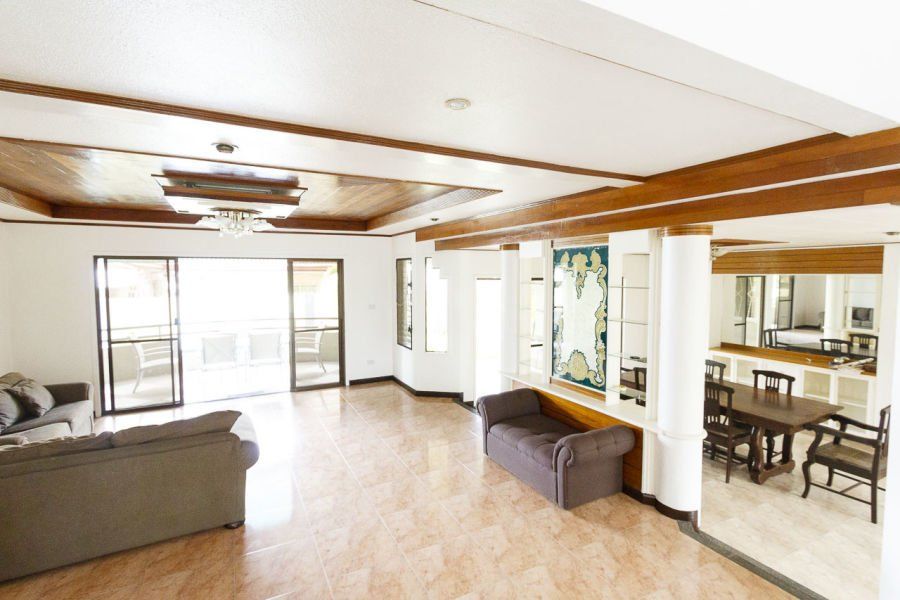 5 Bedroom House with Swimming Pool for Rent in Banilad.03
