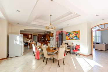 Spacious 4 Bedroom House for Rent in North Town Homes.02