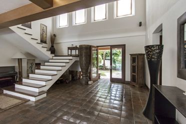 Spacious 5 Bedroom House for Rent in North Town Homes.02