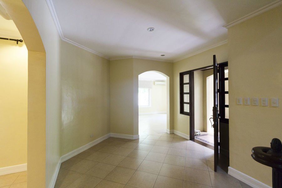 3 Bedroom House for Rent in Maria Luisa Park.04