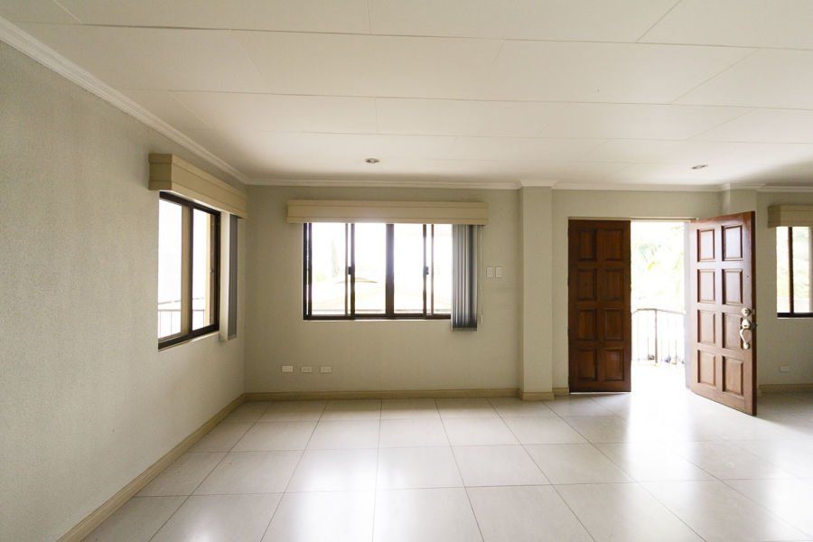 Semi-Furnished 4 Bedroom House for Rent in Maria Luisa Park.03