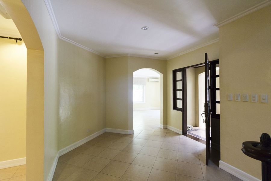 3 Bedroom House for Rent in Maria Luisa Park.03