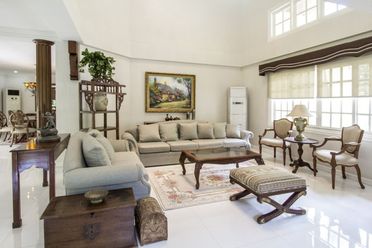 5 Bedroom House for Rent in North Town Homes.02