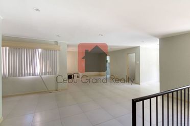 Unfurnished 2 Bedroom House for Rent in Maria Luisa Park.02