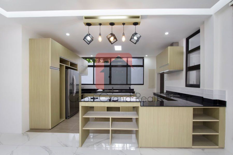 Renovated 4 Bedroom House for Rent in Maria Luisa Park.04
