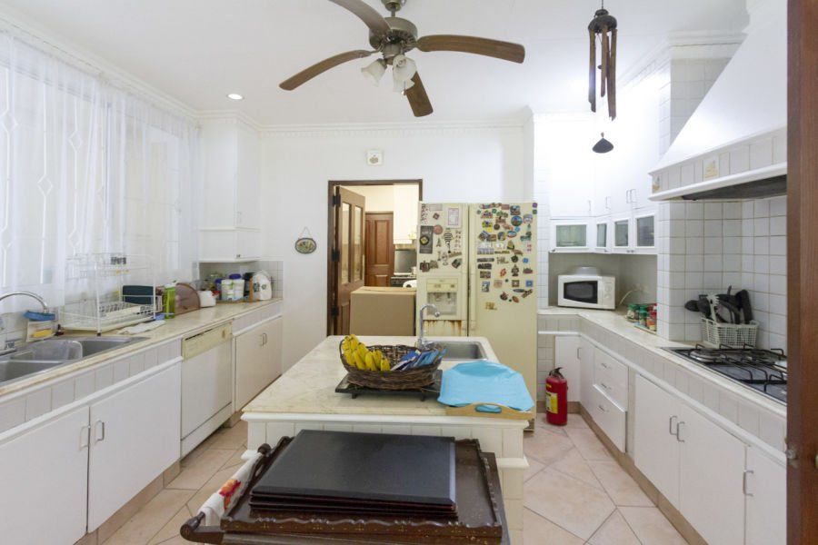 4 Bedroom House for Rent in Maria Luisa Park.03