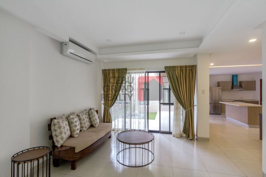 3 Bedroom House for Rent in Maria Luisa Park.03
