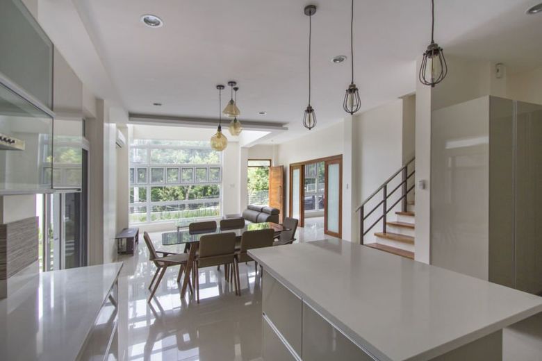 5 Bedroom House for Rent in Maria Luisa Park.01