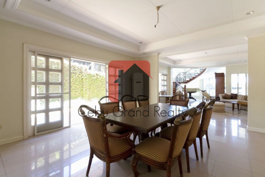 Spacious 5 Bedroom House for Rent in Maria Luisa Park.04