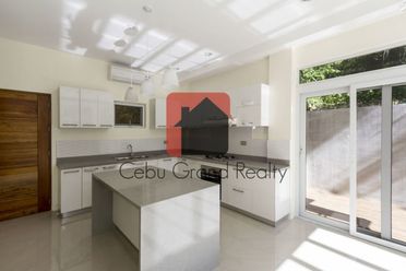 5 Bedroom House for Rent in Maria Luisa Park.02