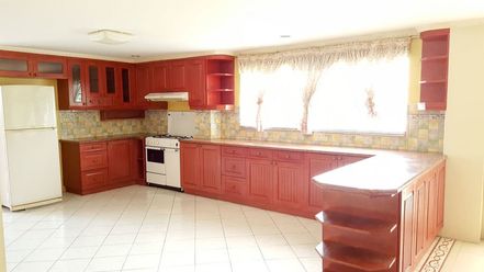 4 Bedroom House with Swimming Pool for Rent in Maria Luisa C.02