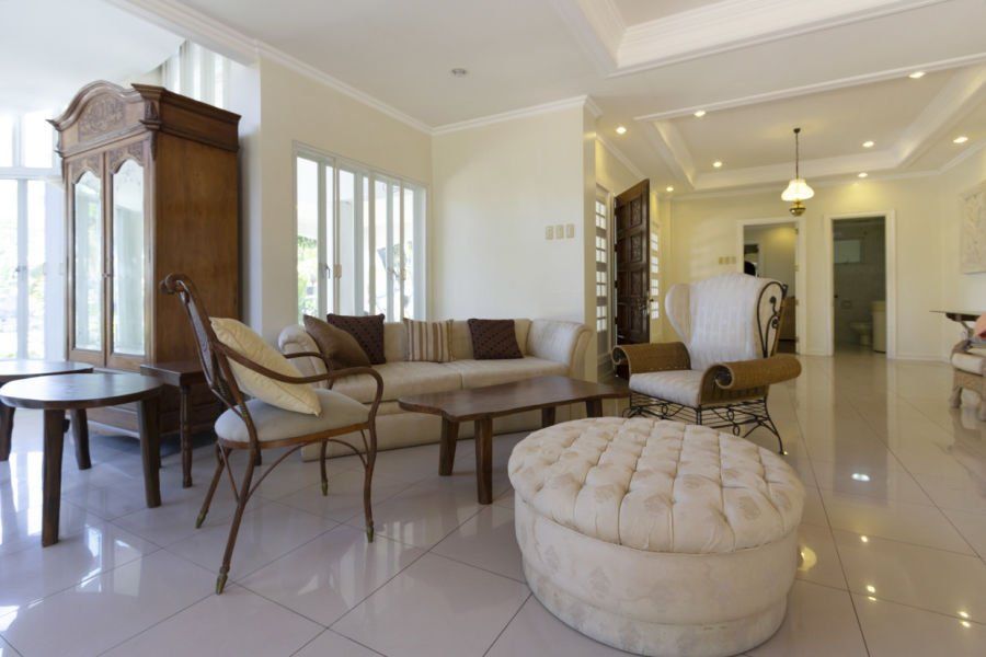 Spacious 5 Bedroom House for Rent in Maria Luisa Park.03