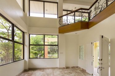 4 Bedroom House for Rent in Maria Luisa Park.02