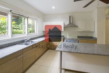 Large 3 Bedroom House for Rent in Maria Luisa Park.02