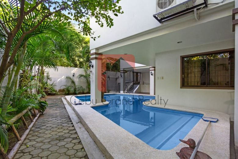Spacious 4 Bedroom House with Swimming Pool for Rent in Maria Luisa Ce01