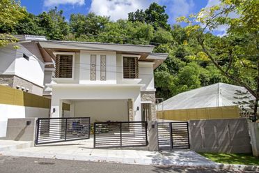 New 3 Bedroom House for Rent in Maria Luisa Park.02