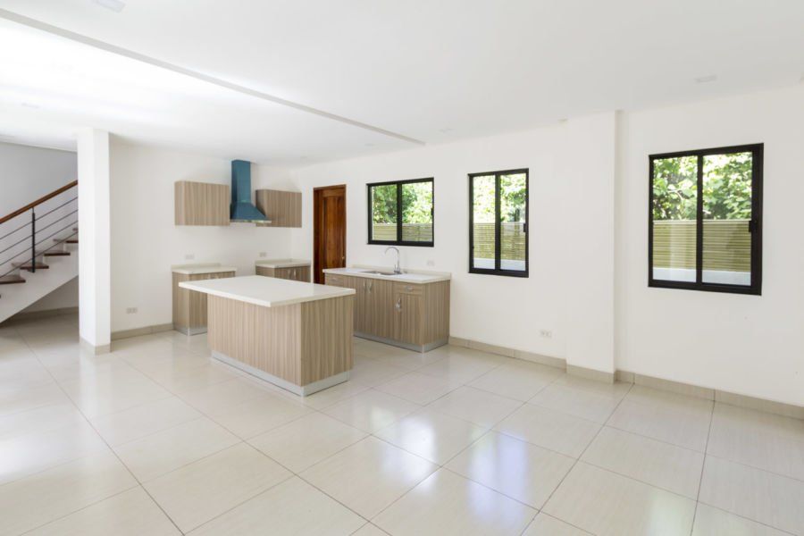 New 3 Bedroom House for Rent in Maria Luisa Park.03